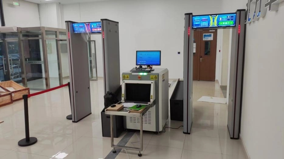 Detektor logam walk -through - membuat perjalanan lebih aman